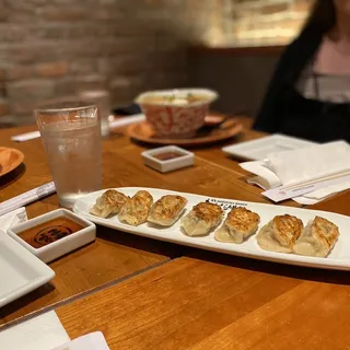 **Gyoza 7pc**