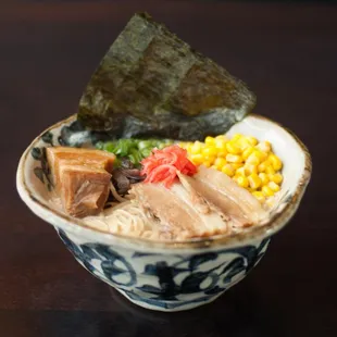 &quot;HAKATA TONKOTSU DX&quot; Hakata Style Ramen with Rich Pork Broth
 Regular toppings (chashu pork (simmered pork belly), seasoned soft boiled eg