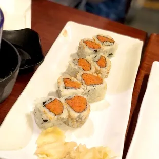 Spicy Tuna Roll (IG @pointa.to.pointb)