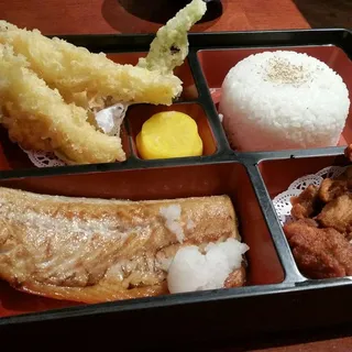 Grilled Japanese Mackerel Lunch (AVAILABLE MONDAY TO FRIDAY 1130 AM TO 330pm. ONLY)