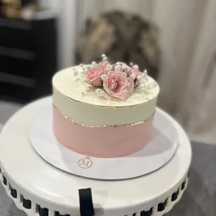 Chocolate cake with chocolate mousse filling, lookwise great taste