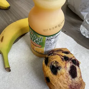 Mixed berry muffin, OJ and a banana! Yum!