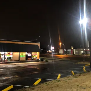 Marvins Hot kitchen &amp;Deli plus grocery