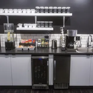 Complimentary snacks &amp; beverages