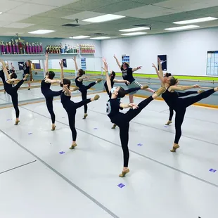 Dancers taking class at Mary Lorraine's Dance Center. A dance studio in Omaha, NE.