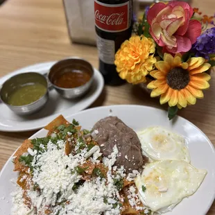 Los mejores chilaquiles que ya comi, con el verdadero sabor mexicano. Los recomiendo a todos probar esta delicia