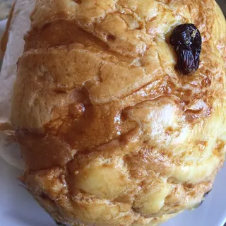 Custard Pineapple Bun