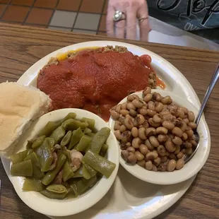 Glenda&apos;s meatloaf lunch special