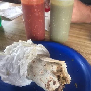 Loaded pulled beef with everything on it! So very tasty hubby got the Rojo with potato in pork so good!