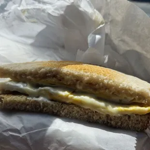 Egg and cheese sandwich on rye