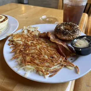 Crispy hashbrowns, crispy bacon, and a double toasted everything bagel!