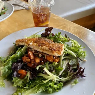 Market garden salad with blackened salmon