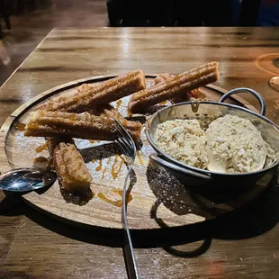 Can't go wrong with ice cream n Churros ;)