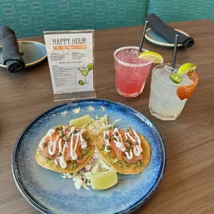 salmon tostada with 2 margaritas