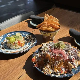nachos, ceviche