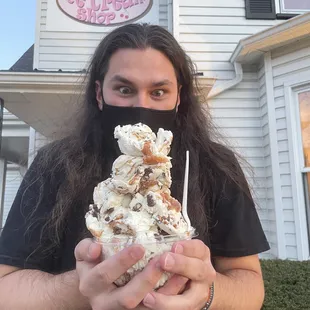 Salted Caramel Chocolate-Covered Pretzel - Medium