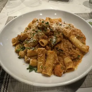 RIGATONI BOLOGNESE