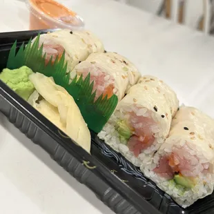 Fantastic roll was great but a little big, I prefer smaller pieces that are easier to eat but still loved this one.