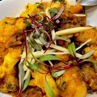Aloo Gobi Adraki (V)