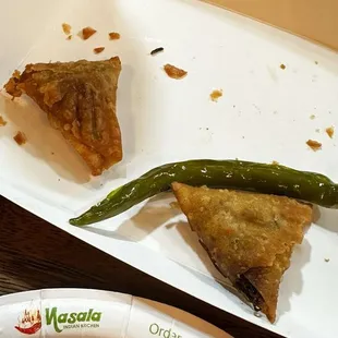 IRANI ONION SAMOSA( 5 pcs)