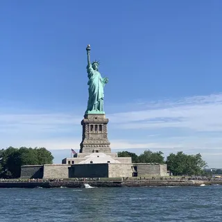 L R.