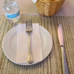 Place Setting with Complimentary Rolls &amp; Butter  06-29-2023