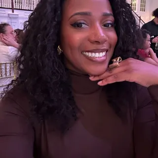 Nunu E.