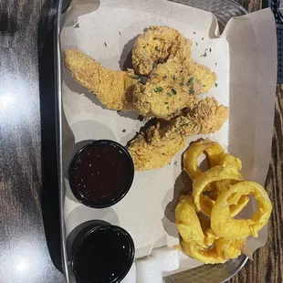 Chicken fingers and Onion Rings