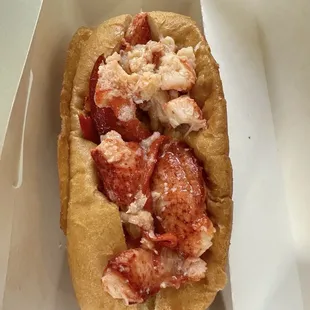 Traditional Lobsta Roll