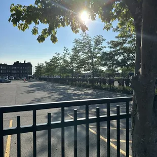 The line behind us (it continued to go beyond this photos view and we had this length of line in front of us already!)