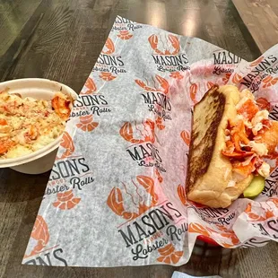 Connecticut Lobster Roll Lobster Mac Side