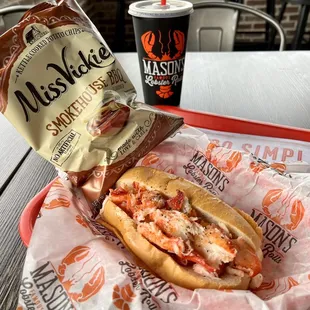 Classic roll w/ chips &amp; drink combo