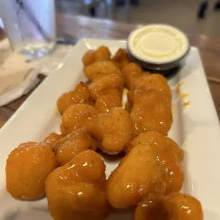 Buffalo cauliflower bites