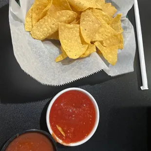 nachos and salsa