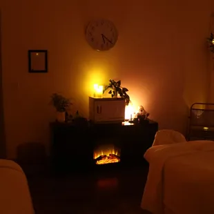 Here's how to book:
Call us: 816-888-0826
Text us: 424-396-1062
Visit our website 24/7: massagestudiokc.com