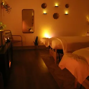 Open 7 days a week! 
24/7 Website Booking. 
massagestudiokc.com