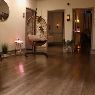 Open 7 days a week! 
24/7 Website Booking. 
massagestudiokc.com