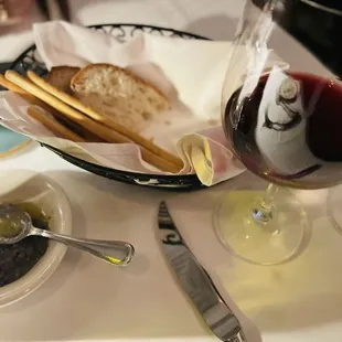 Vino and bread