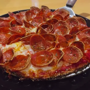 Small pepperoni pizza