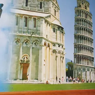 the leaning tower of pisa