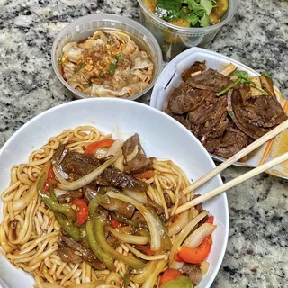 4. Garlic Beef Fried Noodle