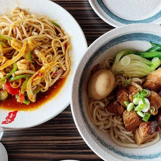 Garlic Chicken Fried Noodles