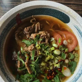 Taiwanese Tomato Beef Brisket Noodle Soup