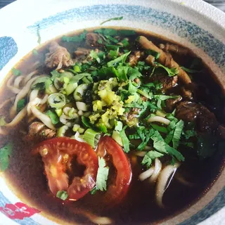 Golden Sliced Beef Noodle Soup