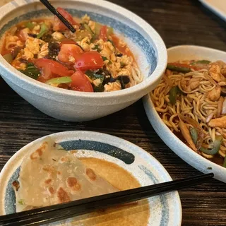 Tomato Egg Noodle Bowl
