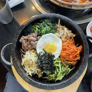 Dolsot bibimbap