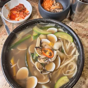 Clam knife cut noodles