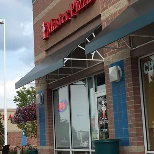 the outside of a restaurant