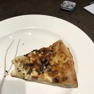 Philly cheesesteak pizza