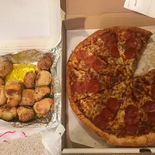 Orgasm in the mouth!!! Best pizza in Medina! Ricky Bobby would approve!!!